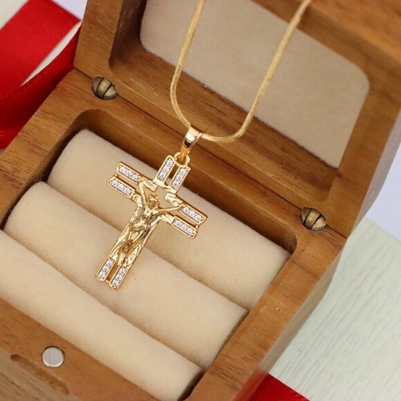 "Rose Gold Crucifix Pendant with Crystal Accents and Detailed Design, XPPT1865 - Picture 11 of 13